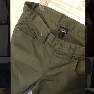 Patagonia Green Pants- Skinny Leg